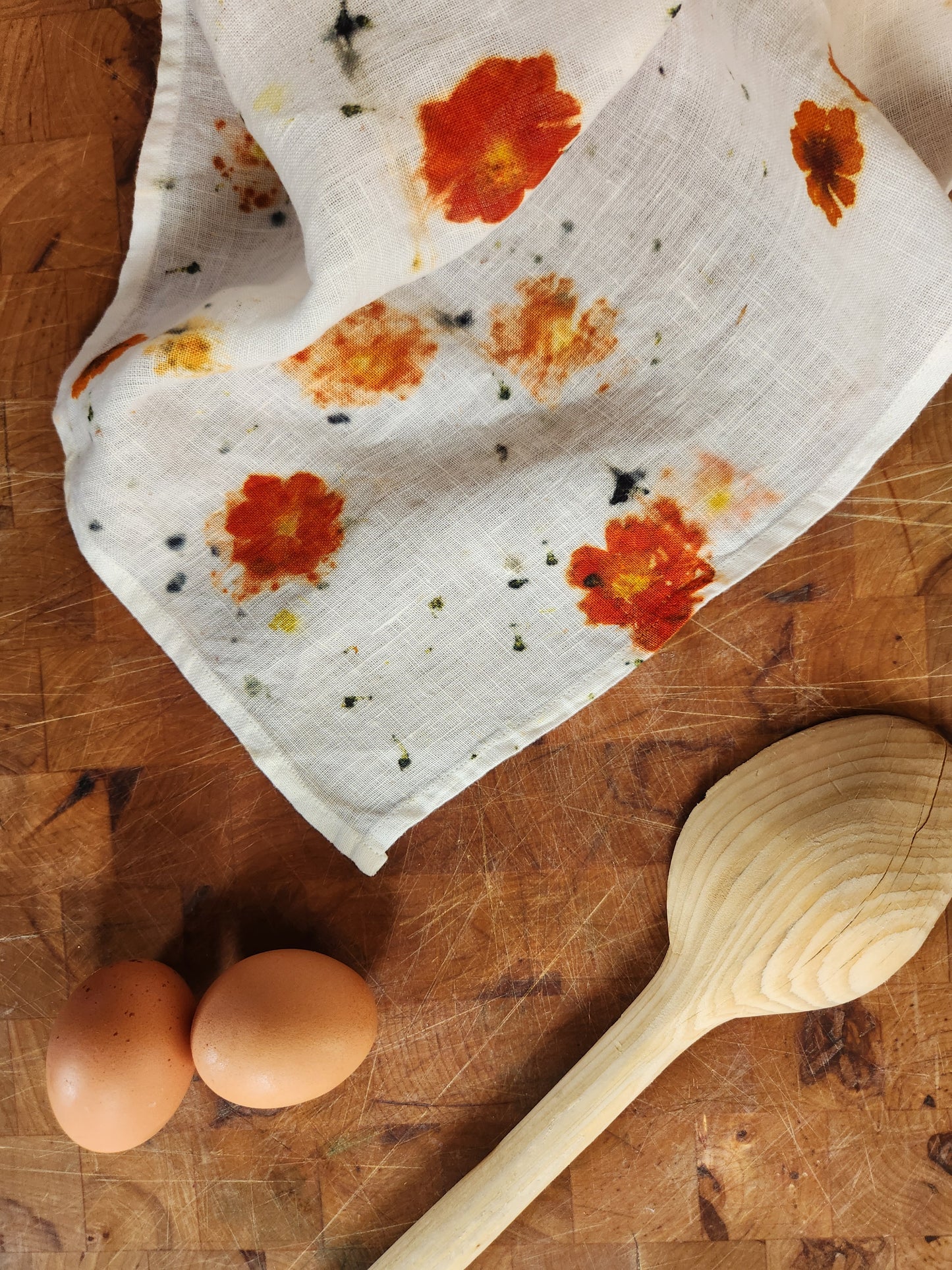 Paño de cocina tipo saco de harina con estampado floral