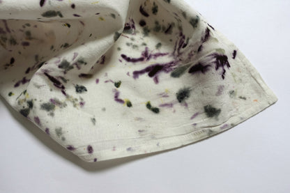 Torchon de sac de farine teint botaniquement abstrait