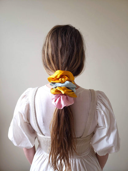 COLOR FIELD | Silk Scrunchie